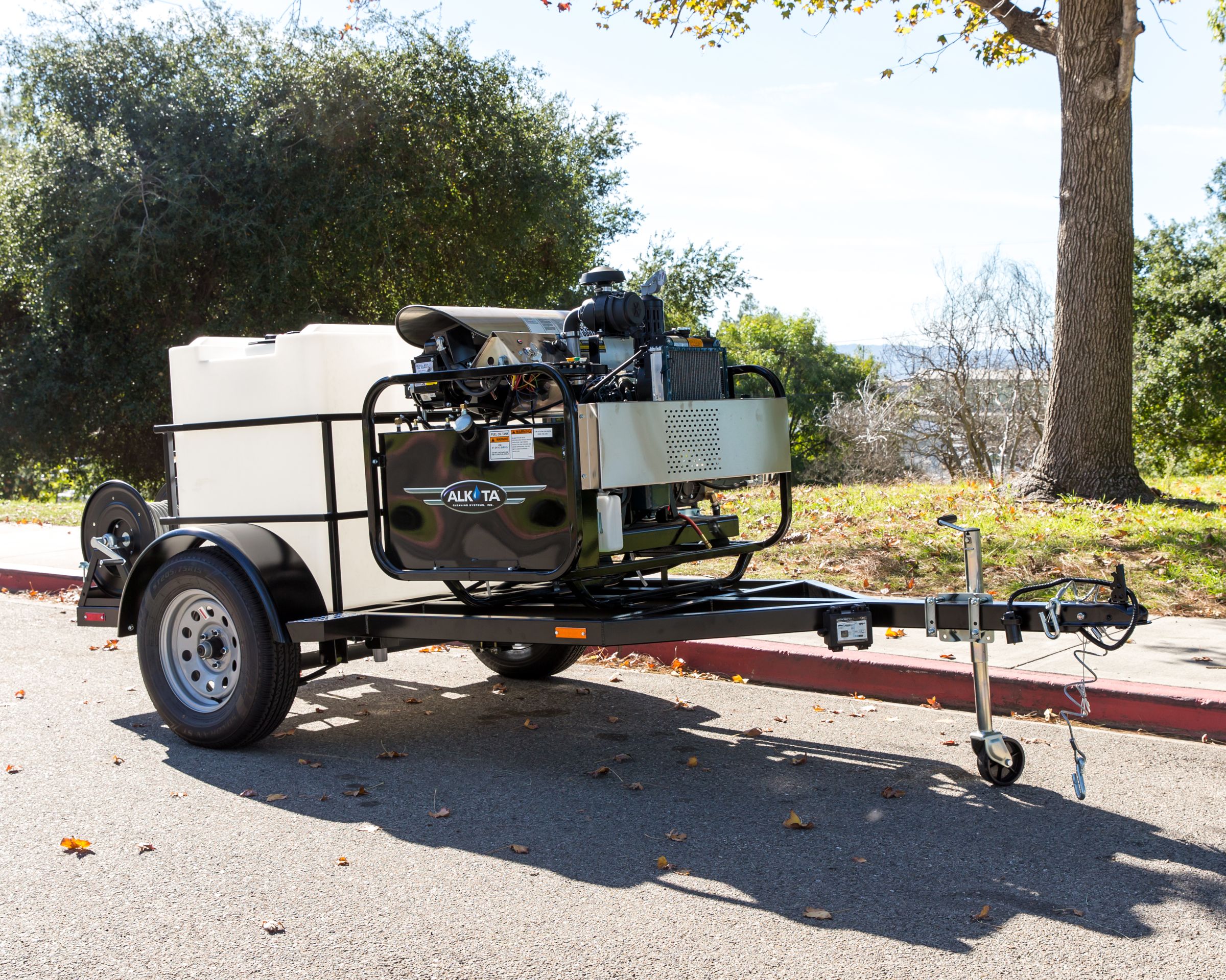 Alkota 5357C on the UTS230 single axle, photographed by Universal Trailer